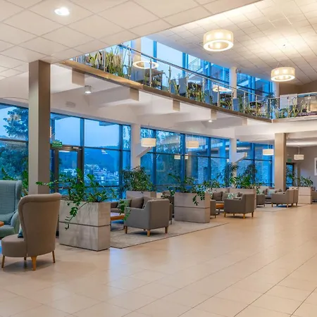 Hotel Conference & 4*