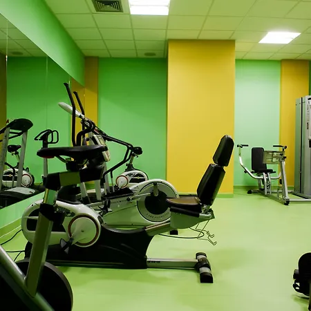 Conference & فندق كرينيتسا زدروي