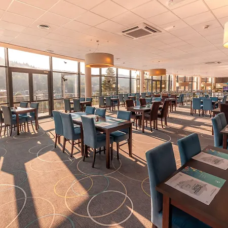 Hotel Conference & 4*