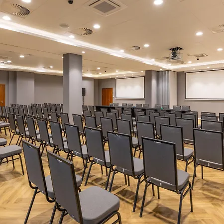 Conference & 4*