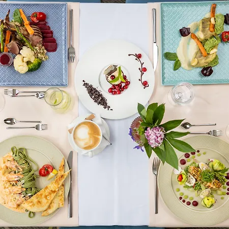 Conference & فندق 4*