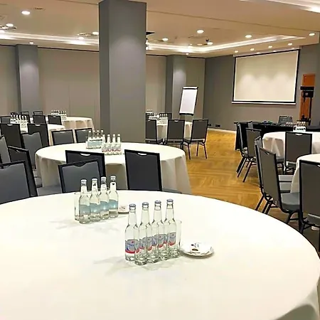 Conference & 4*