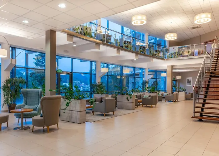 호텔 Conference & 4*