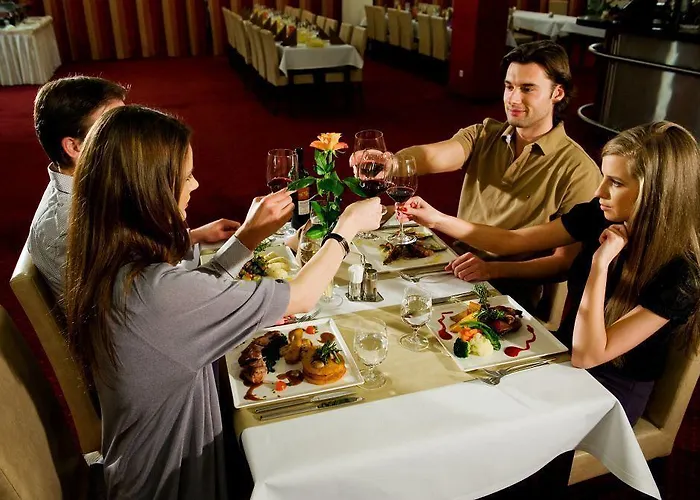 호텔 Conference & 크리니차 즈드로이